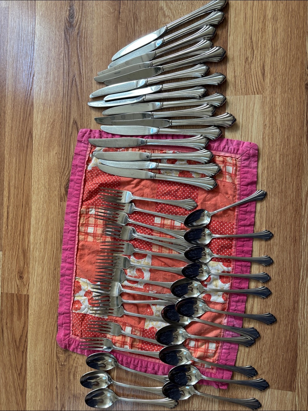 Oneida 43 piece flatware - 16 knives, 13 forks,10dinner spoons 4 teaspoons